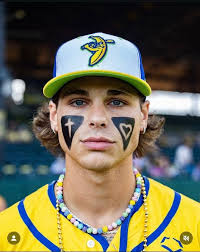 The college football Savannah Bananas. #collegefootball