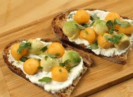 Comment Preparer Des Tartines De Melon Et Avocat Recette Melon Recette Facile Cuisine Food