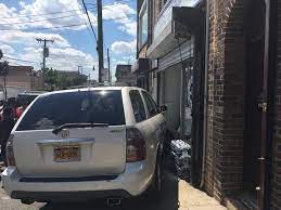 Driver Crashes Through Window Of West Brighton Church Brighton Crash Staten Island