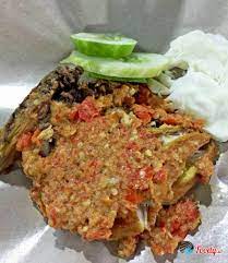 Entdecke rezepte, einrichtungsideen, stilinterpretationen und andere ideen zum ausprobieren. Kenikmatan Sambal Dan Ayam Gepuk Pak Gembus