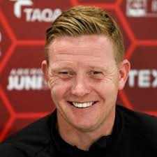 Stream Barry Robson music