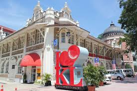 Este extraño museo en la plaza de merdeka de kuala lumpur intenta ser un espacio en el que se integren diversas culturas que conviven en el país. Kuala Lumpur City Gallery Gallery Tells The Story Of Kuala Lumpur Through Photos Prints Miniatures Klia2 Info