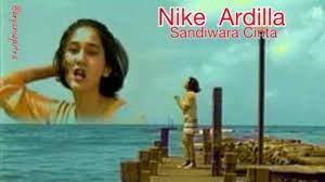 Learn to play guitar by chord / tabs using chord diagrams, transpose the key, watch video lessons and much more. Kunci Gitar Chord Dan Lirik Lagu Sandiwara Cinta Nike Ardilla Tribun Manado