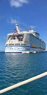 Symphony Of The Seas It S Hard To Say What S Better Where You Are Going Or How You Got Cruise Ship Pictures Royal Caribbean Cruise Ship Biggest Cruise Ship