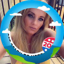 Jennifer Langhorst's Instagram, Twitter & Facebook