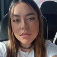 Marina Canas's Instagram, Twitter & Facebook