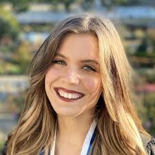 Paula Calhoun's Instagram, Twitter & Facebook