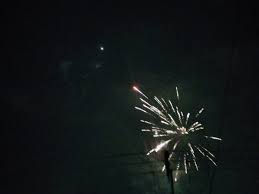 Ada lebih banyak gambar fireworks daripada ledakan. Luar Biasa Langit Kota Sorong Indah Dihiasi Kembang Api Lensapapua Com
