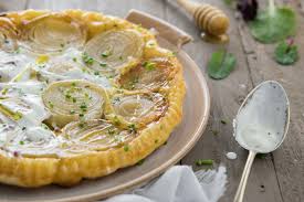 Tatin D Oignon Au Miel Sauce Au Chevre Avec Images Recette Alimentation Cuisson Des Aliments