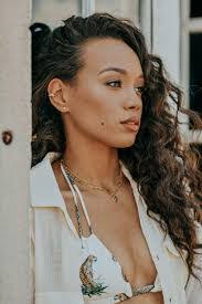 Brian Esterle's Instagram, Twitter & Facebook