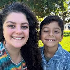 What color should the 2025 family reunion t-shirt be?