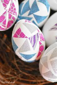 Smoosh the egg around inside the bag. Coloring Easter Eggs 15 Different Ways To Decorate Easter Eggs