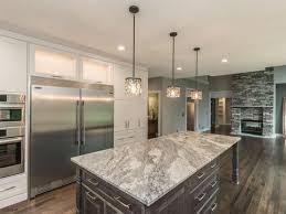 4201 92nd Ct Urbandale Ia 50322 With Images Urbandale Home And Family Master Suite