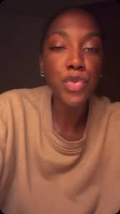 “Eu namorei com uma pessoa durante quase 5 anos, que eu estou a ver que nem  se quer conheço”, disse Yossana Yanira, ao falar do ex-namorado, Erickson  Santiego, que é amigo e colega de grupo de Márcio, ...