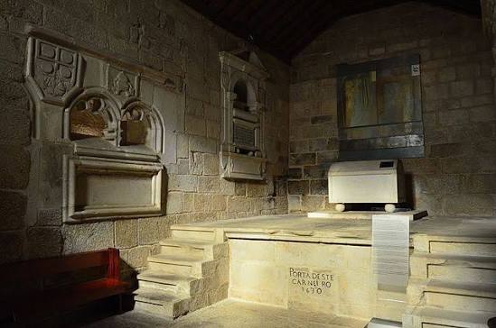 Panteão anexo à Igreja de Santiago de Belmonte