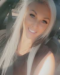 Can someone rave to me a good dentist that does teeth whitening?