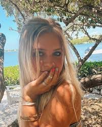 Erin Ebel's Instagram, Twitter & Facebook