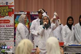 Takut karena berlainan sikap dengan banyak orang atau takut untuk membeka sebuah kebenaran dan keadilan. Program Asasi Stem Umt Pertama Di Malaysia