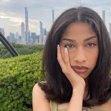 Vicki Burgess's Instagram, Twitter & Facebook