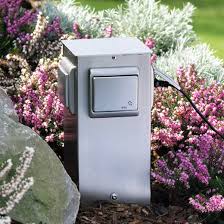 Runde gartensteckdose mit 4 steckdosen ip44 praktische steckdosensäule für den garten die gartensteckdose ist aus hochwertigem edelstahl gefertigt und mit einer elektrophoretischen. Albert Steckdosensaule 4 Fach 692119 Reuter