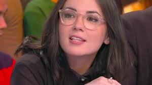 688 members in the frenchyoutubefeet community. Des Tweets Exhumes D Agathe Auproux Font Polemique L Express