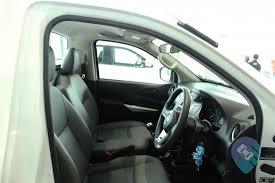 Sebelum tahun 2002, hanya cermin pandang belakang dan sisi sahaja yang merupakan kepercayaan pemandu untuk melihat ke arah belakang dan sisi semasa pemanduan. Sekian Lama Dinantikan Akhirnya Nissan Navara Dilancarkan Kereta Baru Caricarz