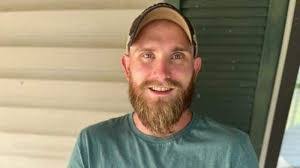 Endre Samu's Instagram, Twitter & Facebook