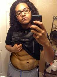 Sure the kids get the you look just like your mum or dad phrase a lot. Kid With Photoshopped Abs Kailyn Lowry Claps Back At Photoshop Allegations Those Are My Real Abs The Hollywood Gossip The Sales Art For A Proposed New Film By Versus And