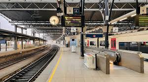 Файл:Station Brussel-Zuid Perron 6.jpg — Википедия