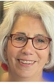 Dee Mohr's Instagram, Twitter & Facebook