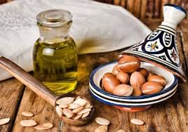 Huile Vegetale D Argan Bio Origines Proprietes Bienfaits Utilisations Et Massage Guide Massage Huile D Argan Huile Vegetale Huile