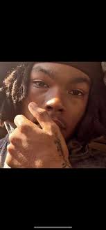 Can a photo be edited to include a deceased mother?