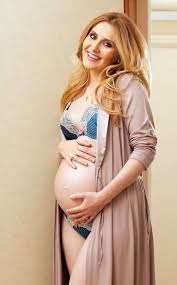 Последние твиты от alinasorescu (@sorescu_alina). Alina Sorescu Primul Pictorial Sexy Ziarul National