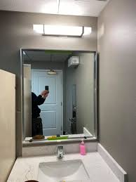 A mirror is an object that reflects an image. Ycyo7wm4csuqsm