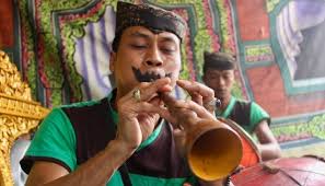 Seruling dimainkan dengan cara ditiup. Mengenal 20 Alat Musik Tradisional Jawa Timur Paling Khas Dan Unik