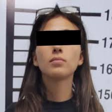 POLICÍA DE SANTIAGO DETIENE A UNA BANDA POR DELITOS CONTRA LA SALUD Dos  hombres y dos mujeres fueron detenidos por elementos de la Secretaría de  Seguridad Pública y Vialidad de Santiago en