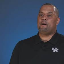 Kentucky Wildcats: Anwar Stewart favored to be UK's new defensive line  coach