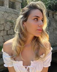 Some pics from the last video ✨ A few days before the shoot, we (Ale & I)  were running around the Montjuic castle and we chose this garden to be the  setting