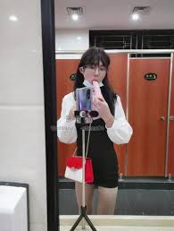 Aicao01 showcases their amazing figure in provocative poses