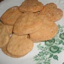 Biscuits Pour Chiens Maison Recipe Dog Food Recipes Homemade Dog Food Dog Biscuit Recipes