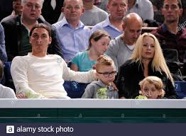 €5.00m* oct 3, 1981 in malmö, sweden. Vincent Ibrahimovic Und Helena Seger Stockfotos Und Bilder Kaufen Alamy