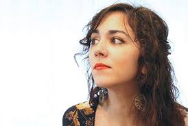 La poesía entra en el cerebro de la gente sin que se percate”