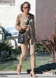 In an unprecedented move, the queen has extended an invitation for ragland to join senior members of the royal family for three days of holiday festivities at sandringham house. Meghan Markle S Mom Wore Fall S 1 Trend With On Sale Shoes Meghan Markle Outfits Meghan Markle Mom Meghan Markle Style