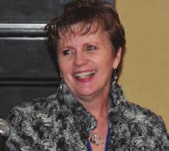 Ramona Bates's Instagram, Twitter & Facebook