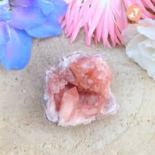 Roze amethist, één van de mooiste edelstenen vind ik persoonlijk. Ontdek De Roze Amethist De Edelstenenfee