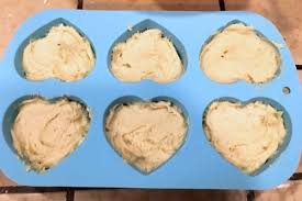 Although a lot of recipes use a cake mix and a can of premade frosting, i think if you're going to do all this work to make cake pops, why not use homemade. Heart Shaped Cake Pops For Valentine S Day Easy Mom Meals