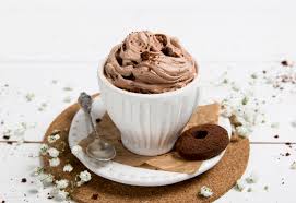 Per realizzare i biscotti della nonna per prima cosa incidete per il lungo il baccello di vaniglia ed estraete i semini con un coltellino 1. Biscotto Della Nonna Al Latte Gelateria Romana