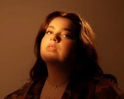 Isabel Abbott's Instagram, Twitter & Facebook