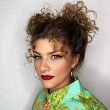 Kim Kellner's Instagram, Twitter & Facebook