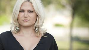 Kelly michelle lee osbourne, née le 27 octobre 1984 à londres, est une chanteuse, actrice, animatrice de télévision et aussi créatrice de mode anglaise. Kelly Osbourne Verlobter Betrog Sie Mit Transsexueller